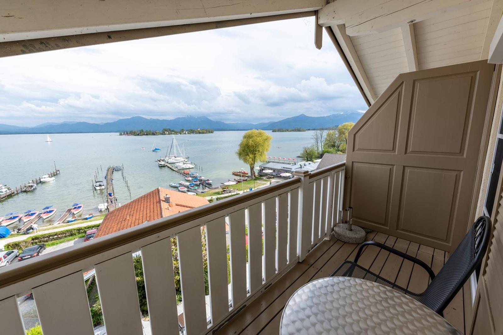 Chiemseestern Vacation & Recreation "Adults Only" Gstadt am Chiemsee Chambre photo